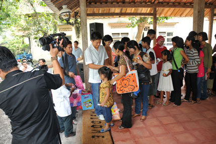 Donation to Orphans 2008